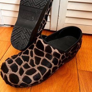 Sanita Giraffe pattern Clog